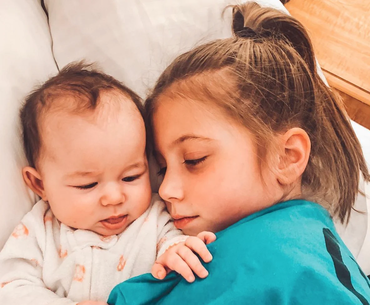 Snuggly Sisters