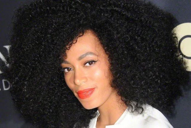 Solange Knowles: Piaget