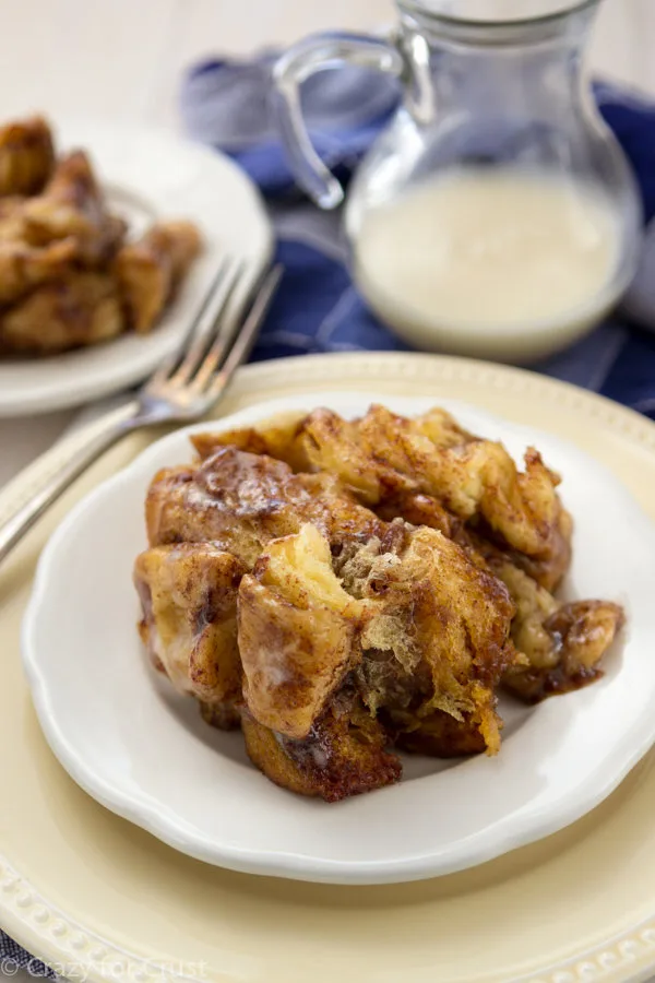 Slow Cooker Cinnamon Roll Monkey Bread