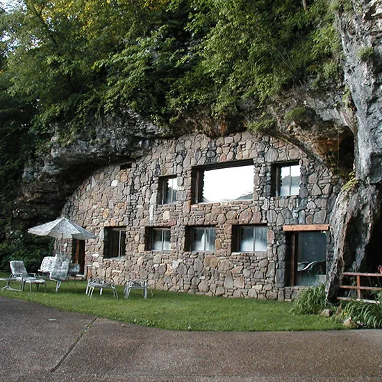 Beckham Creek Cave Lodge
