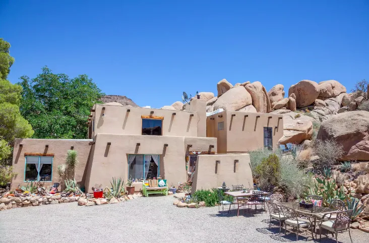 Boulders Outside, Bolder Inside