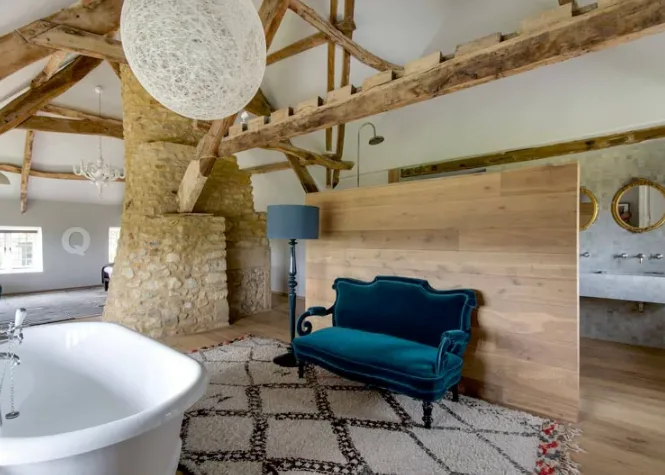 The Woodsy-Meets-Industrial Bathroom