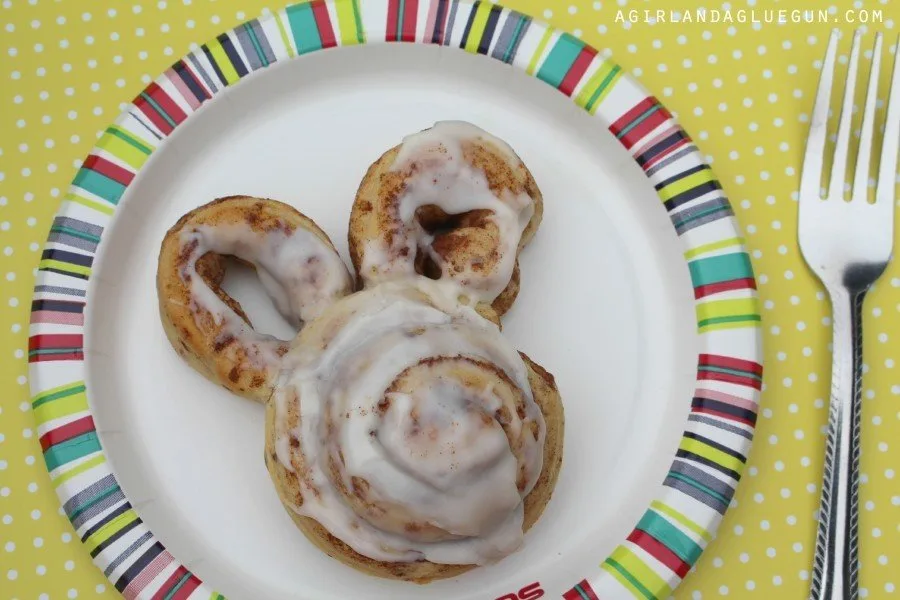 Easter Bunny Cinnamon Rolls