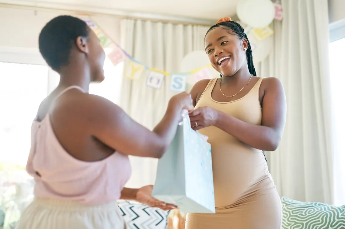 Mom-to-be thanks shower guest for coming