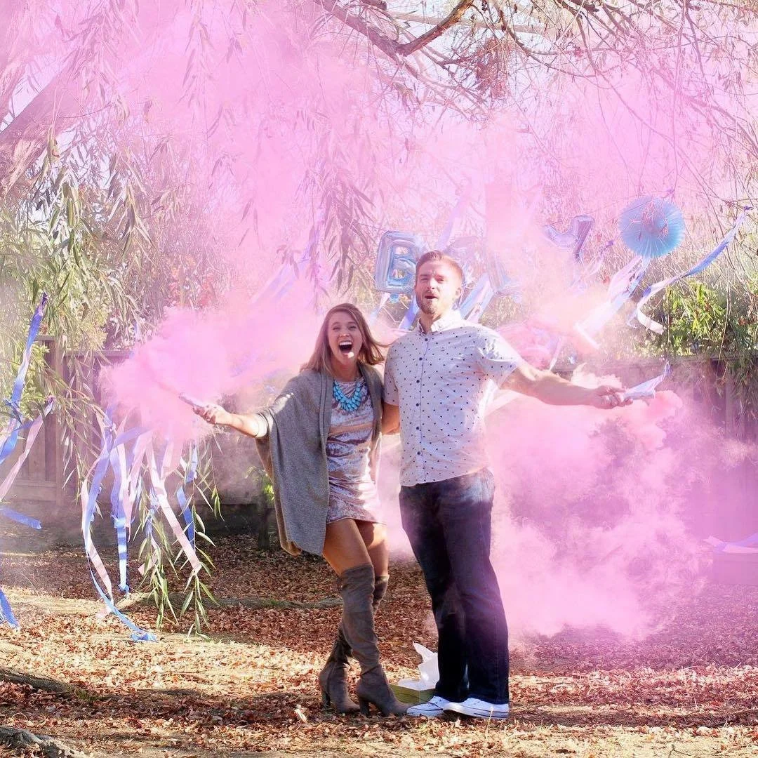 Gender-Reveal Smoke Bombs