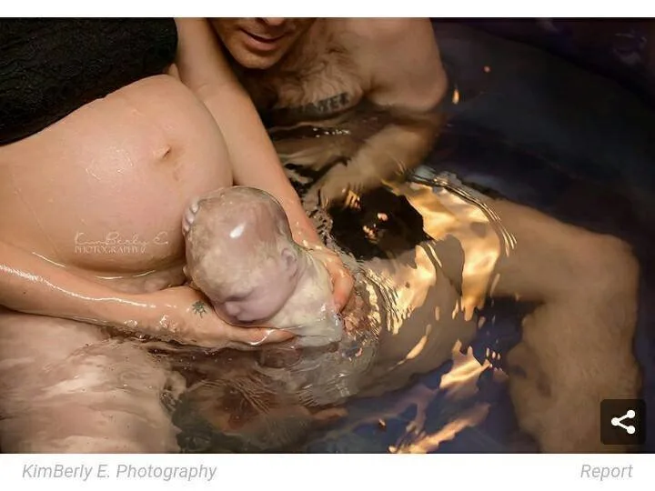 A calm en caul birth
