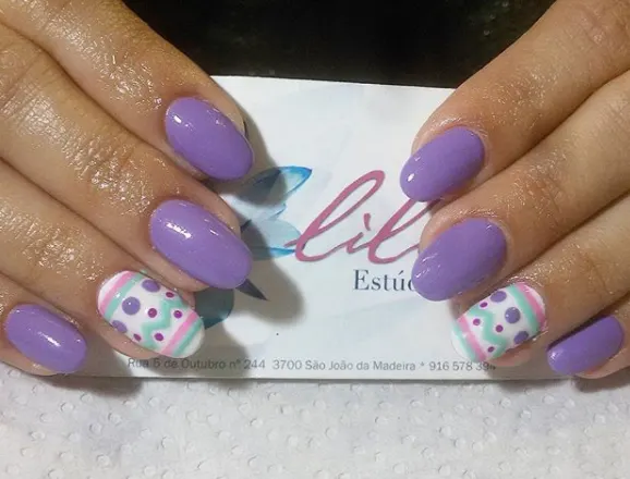 Aztec-Inspired Nails
