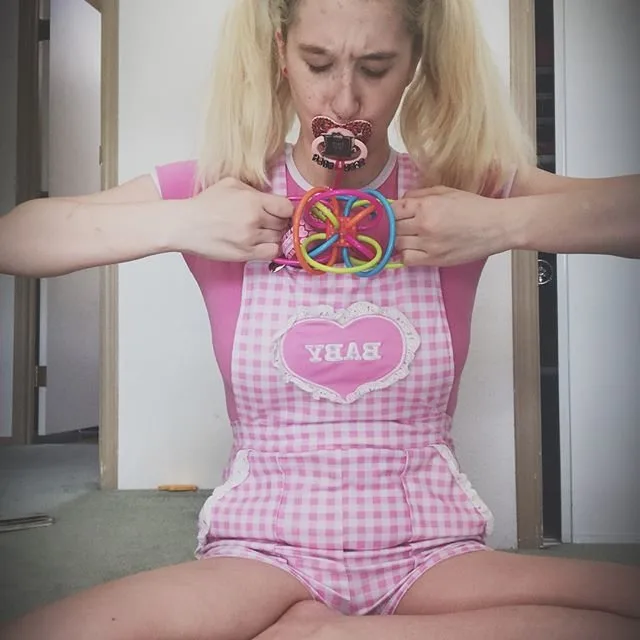 But as far as those who think her lifestyle is weird, Hart couldn't care less.