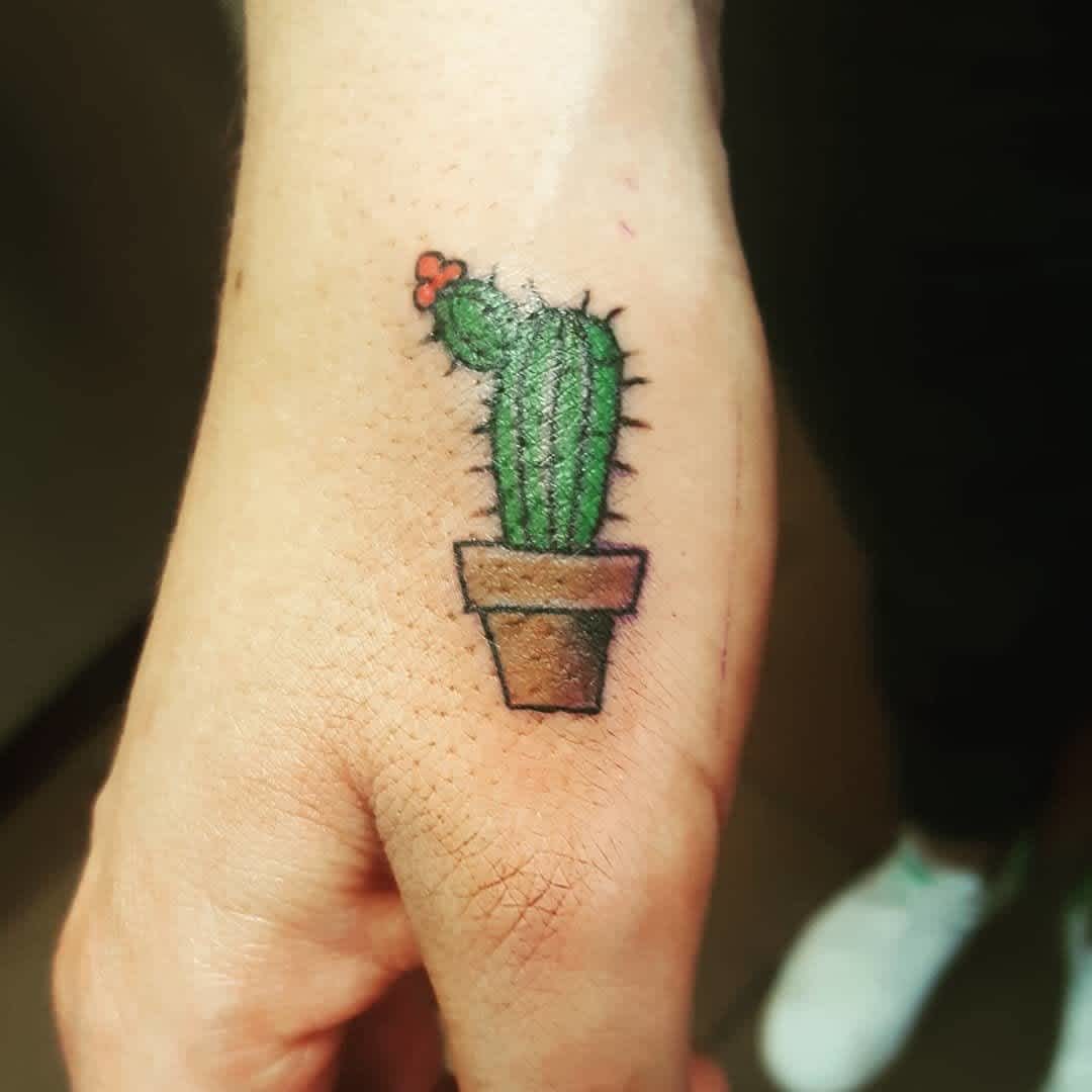 Tatuaje De Cactus En La Mano Tatuaje De Cactus En La Mano