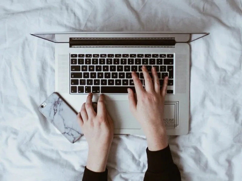 Ban Electronics From the Bedroom