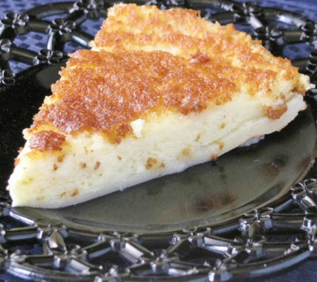 CUSTARD CRUSTLESS PIE