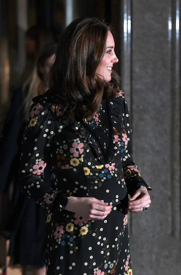 20 Times Pregnant Kate Middleton Touched Her Belly | CafeMom.com