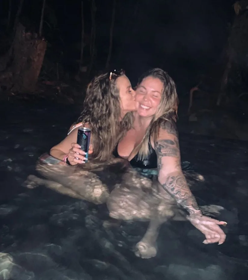 Smooches in the Hot Springs