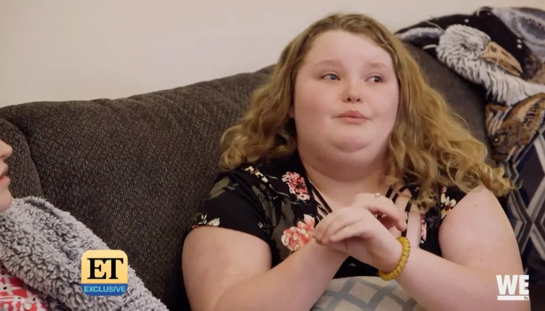 In a clip of the upcoming season finale of Mama June: From Not to Hot,Honey Boo Boo breaks down, telling her mom she's scared to live at home.