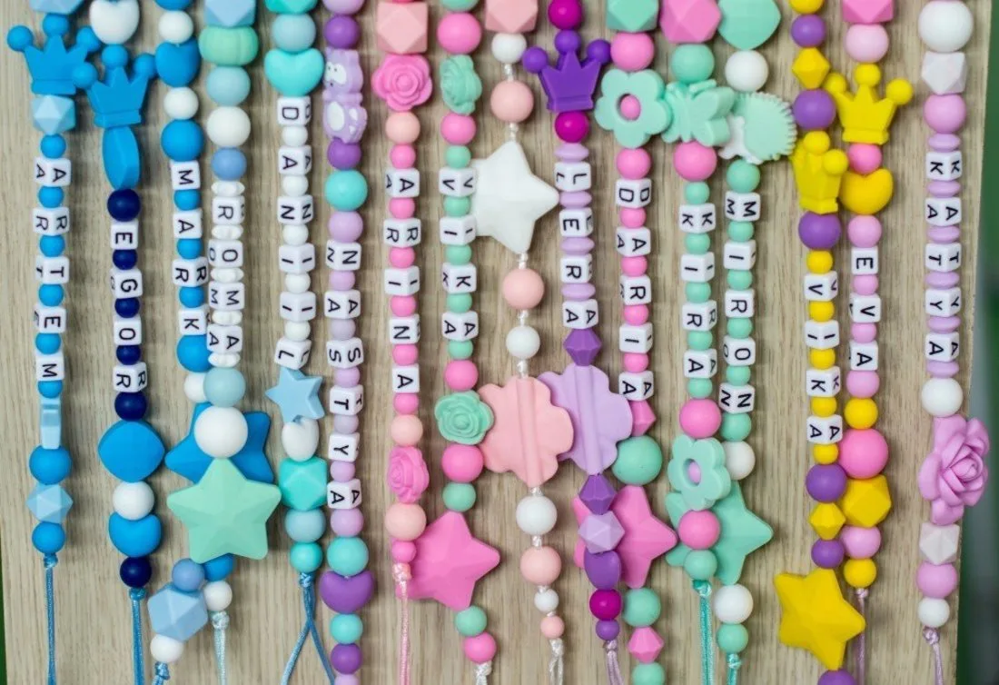 Make friendship bracelets