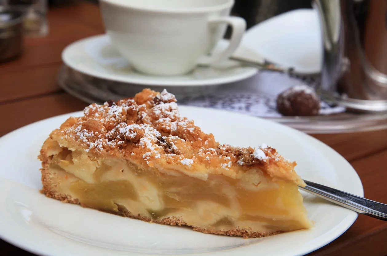 Instant Pot Apple Cake
