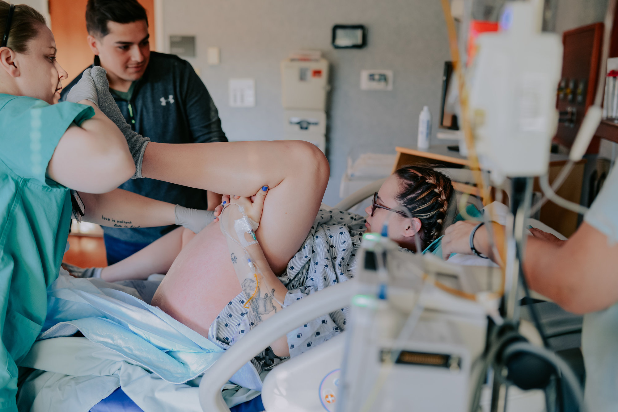 Munoz gave birth to a healthy baby boy on November 8, 2019.