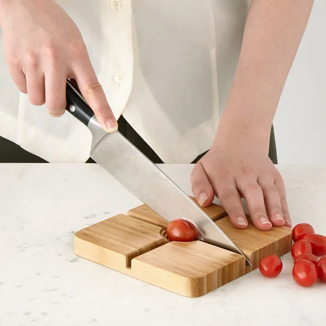 Veggie Gripper Cutting Board