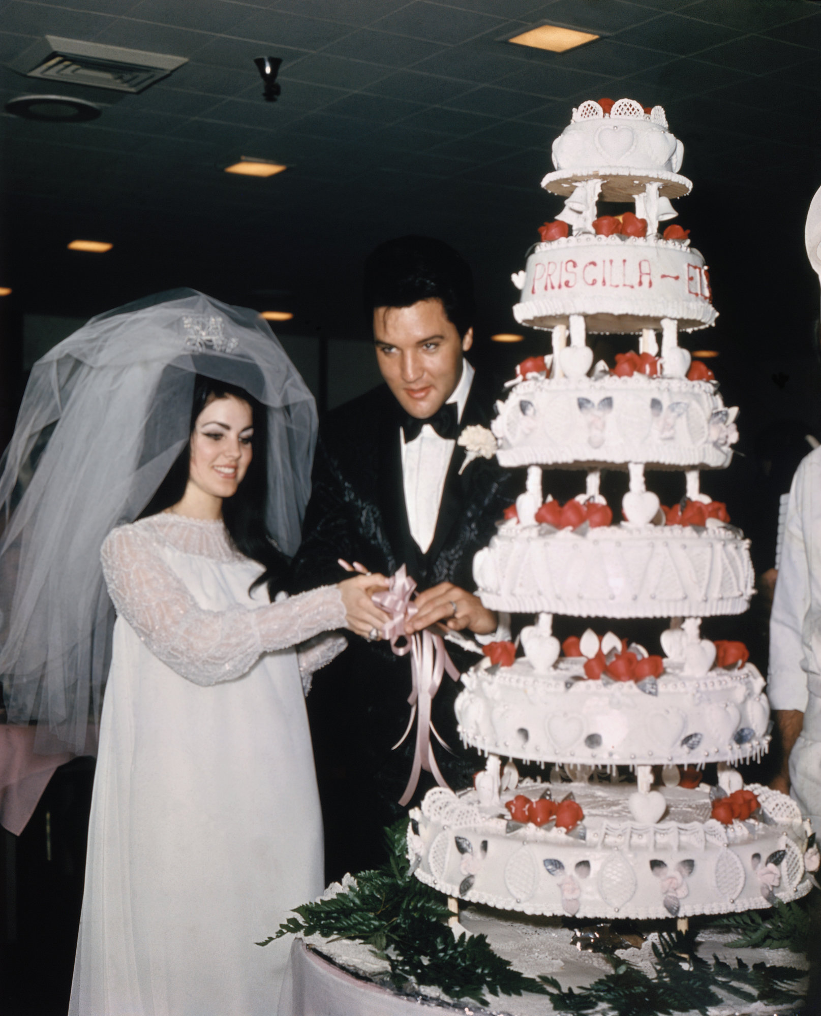 Tribeca Citizen | Sylvia Weinstock, whose cakes became the stars of many  celebrity weddings, has died at 91