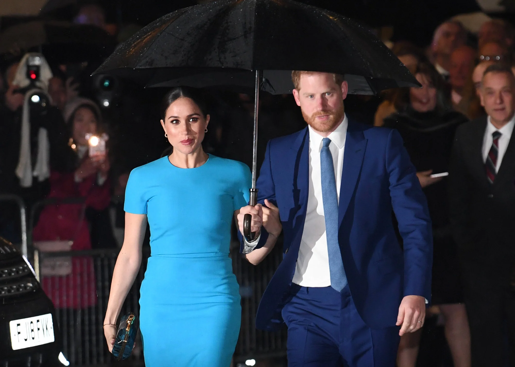 Prince Harry & Meghan Markle Donating Food in LA