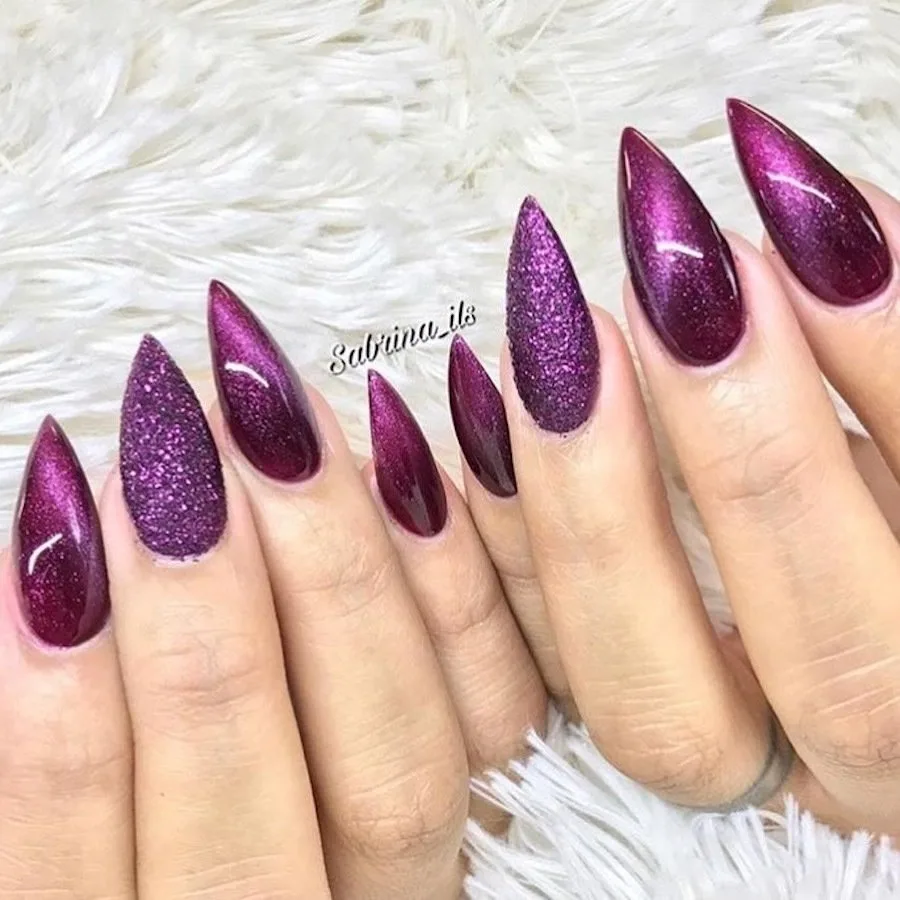 monochrome cat eye nails