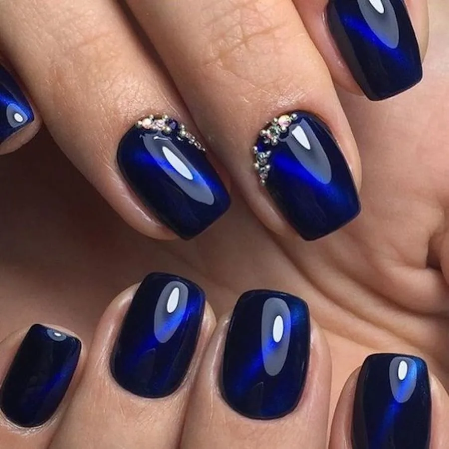 blue cat eye nails