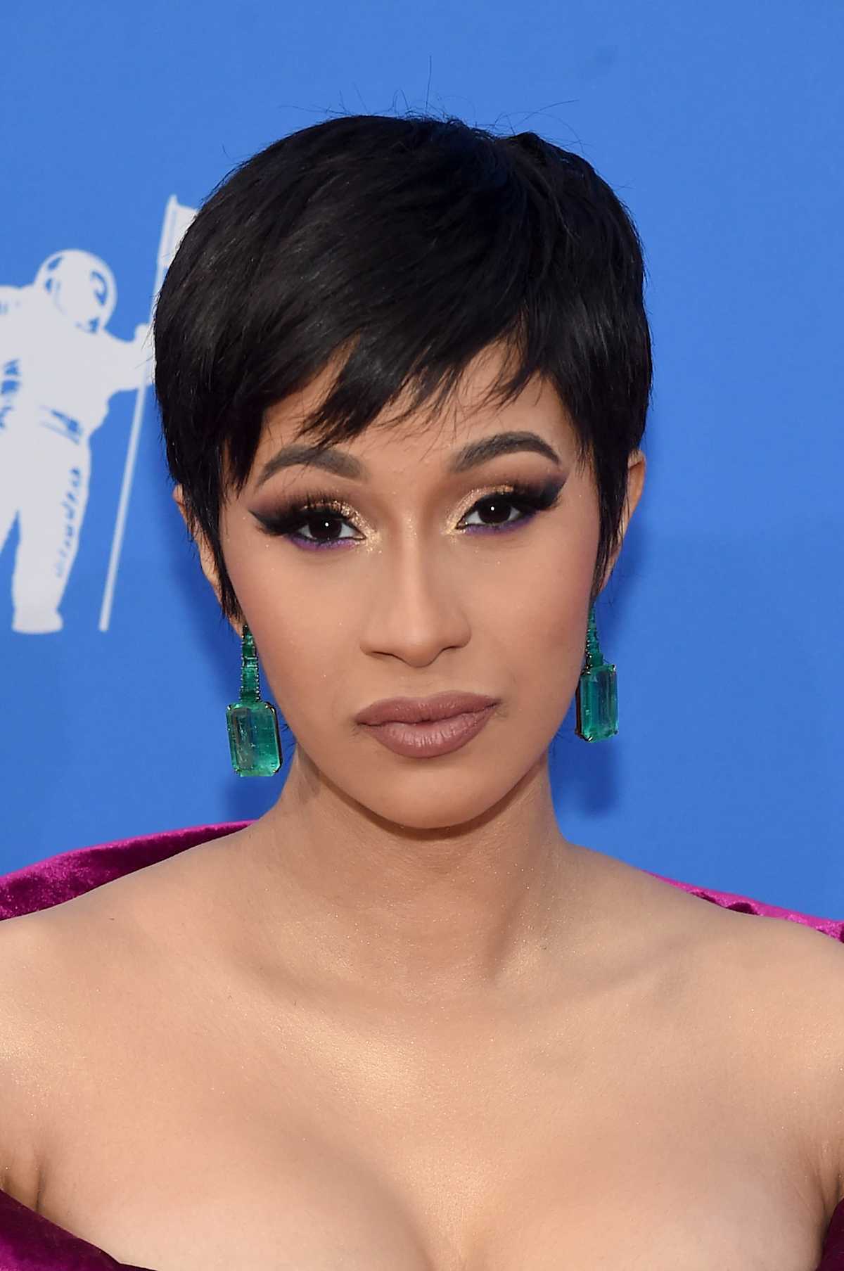 cardi b short hair