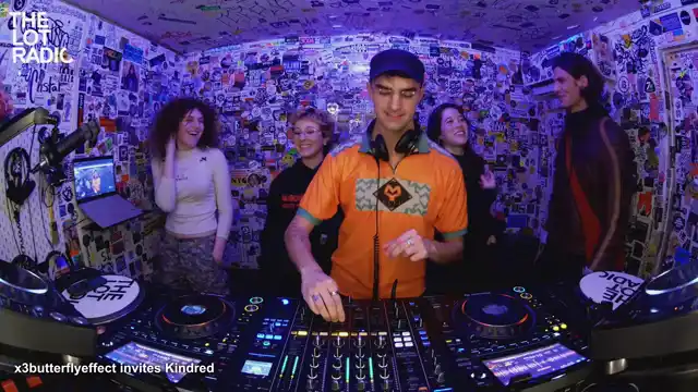 Episode 3Ak6aInOsxoQmj5vjq7VAd Thumbnail 3