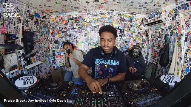 Episode 4TNfHoHgcjs04JaTbQjMOe Thumbnail 2