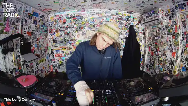 Episode 6TAUgPor5zX2jkkkb7fS6r Thumbnail 4