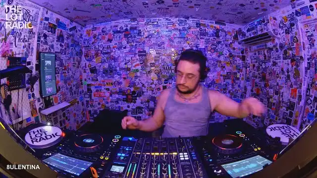 Episode 5pHSjLXYmkaIRtpcA7y165 Thumbnail 5