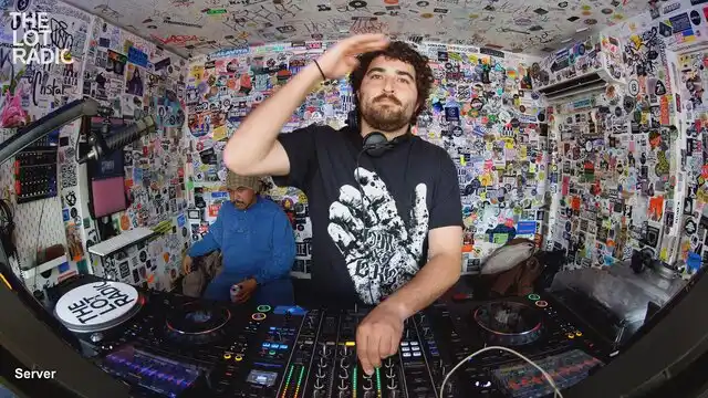 Episode 6wvIOa2VR98JFeIUH9EoGX Thumbnail 3