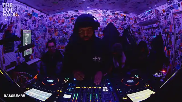 Episode 6Zb6Wl0oNDzPNLUtz1WPSP Thumbnail 5