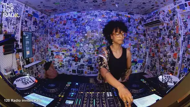Episode 7aX2SlK5TJYZG7C0EqO7Dj Thumbnail 4