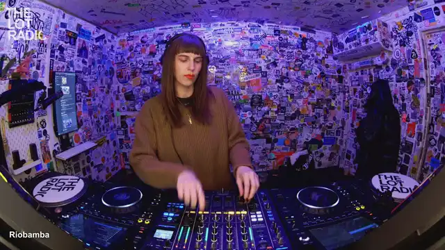 Episode 4Njki3d3HzeqTqunej3iwO Thumbnail 5