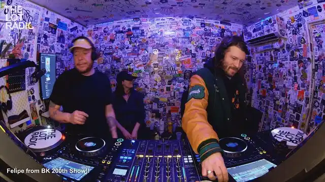 Episode 7LXBpazgIaAzNJYl28RMJS Thumbnail 3