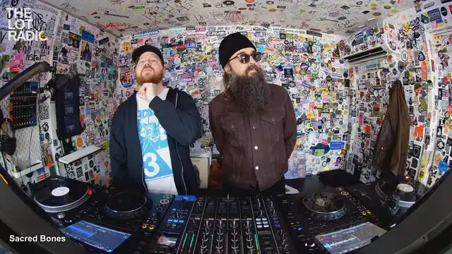 Episode eppCMSuvdce8GwePnFBOe Thumbnail 3