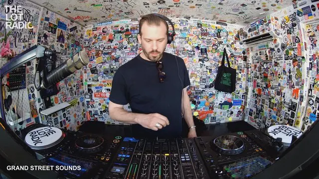 Episode 2Ih2T1gAV5a2G6OddNFKAm Thumbnail 1