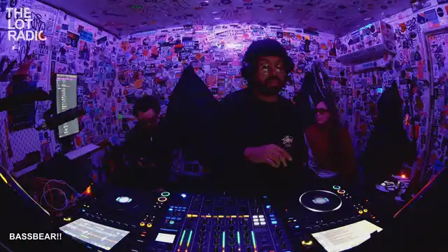 Episode 6Zb6Wl0oNDzPNLUtz1WPSP Thumbnail 2