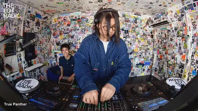 Episode 4W4gWw6u2K4U3OYlHke9GU Thumbnail 2