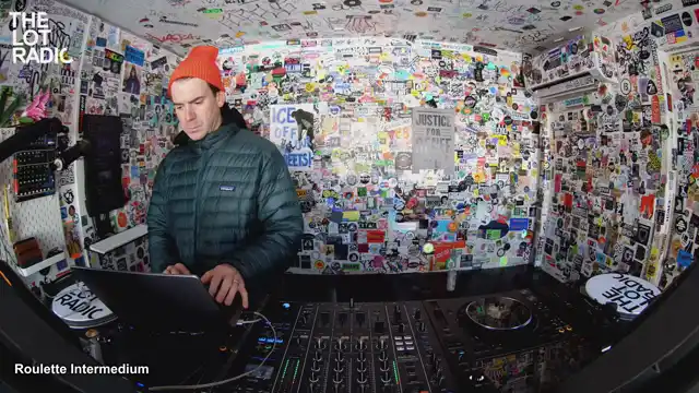 Episode 7DoLqIlGQEVR6nsiQg6YBC Thumbnail 3