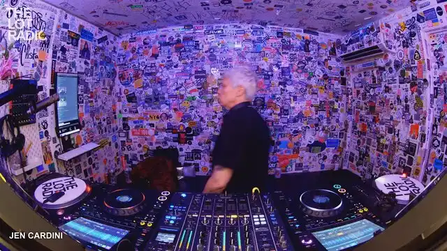 Episode 5fpBme2OfKAAcMAUAsOC5J Thumbnail 4