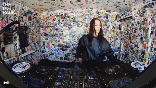 Episode 51I2EqVx8J7TNdRafilgZl Thumbnail 1