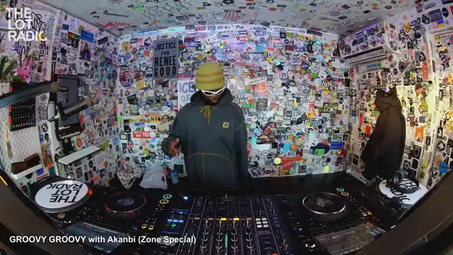 Episode 1JTttCXM7BO3N9Y425Tl89 Thumbnail 3