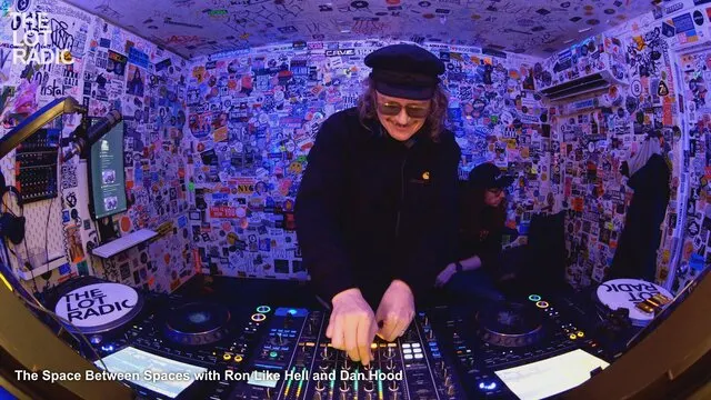 Episode 6X1tLoEzMKXjmNTroSD41c Thumbnail 1