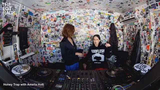 Episode 2yUtwOYy3CK2BarJk6bgXU Thumbnail 3