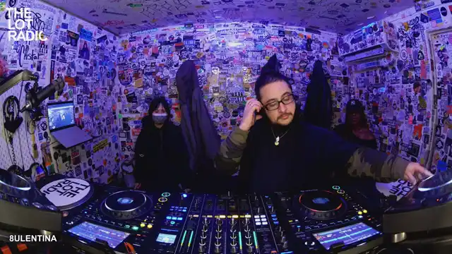 Episode 5HeN0leKklVovSSLOvKMm4 Thumbnail 4