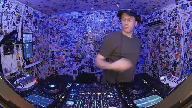 Episode 4ZGYivzs9AKKQg3rxtpIch Thumbnail 3