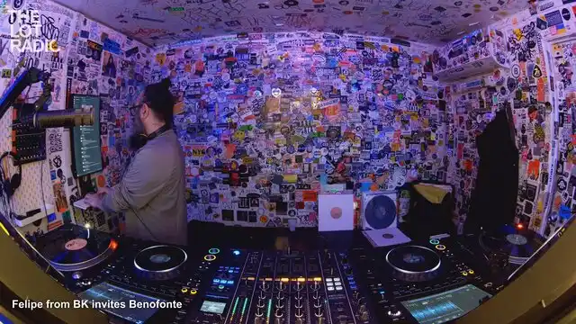 Episode 6aUQsy9Rae0YEdjSfODz43 Thumbnail 4