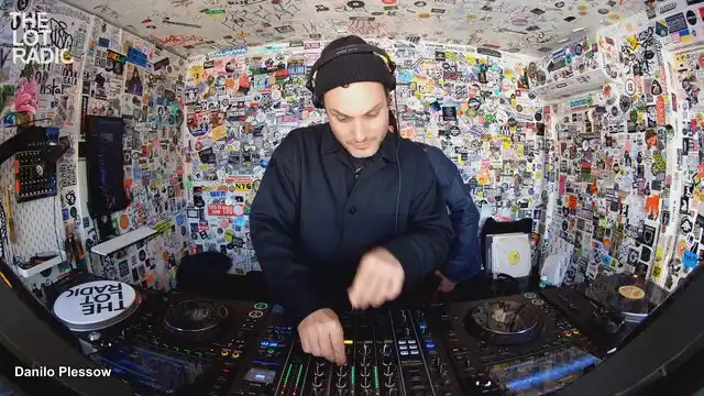 Episode 4Cpe93aw5vQn9v7TLHYGME Thumbnail 4